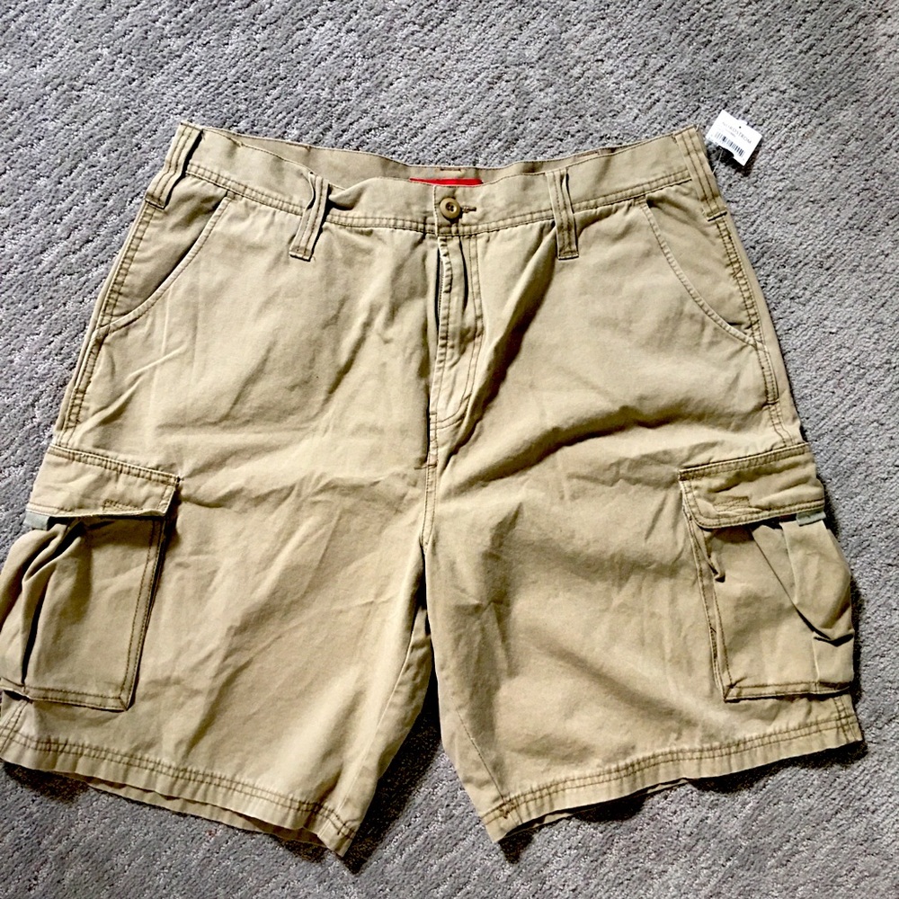 Men’s Pure Stuff cargo shorts dark tan size 40